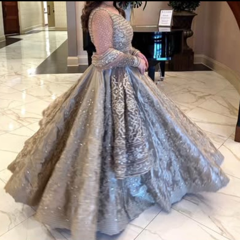 Faiza Saqlain Lehenga! - Picture 3 of 3